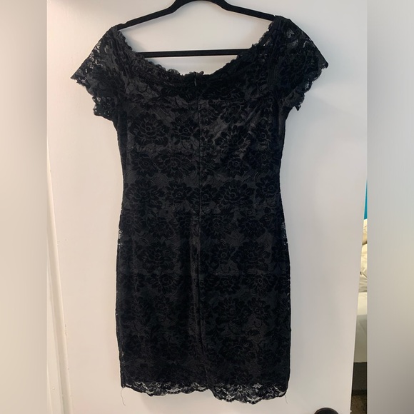 Guess Lace Dress - Picture 4 of 7